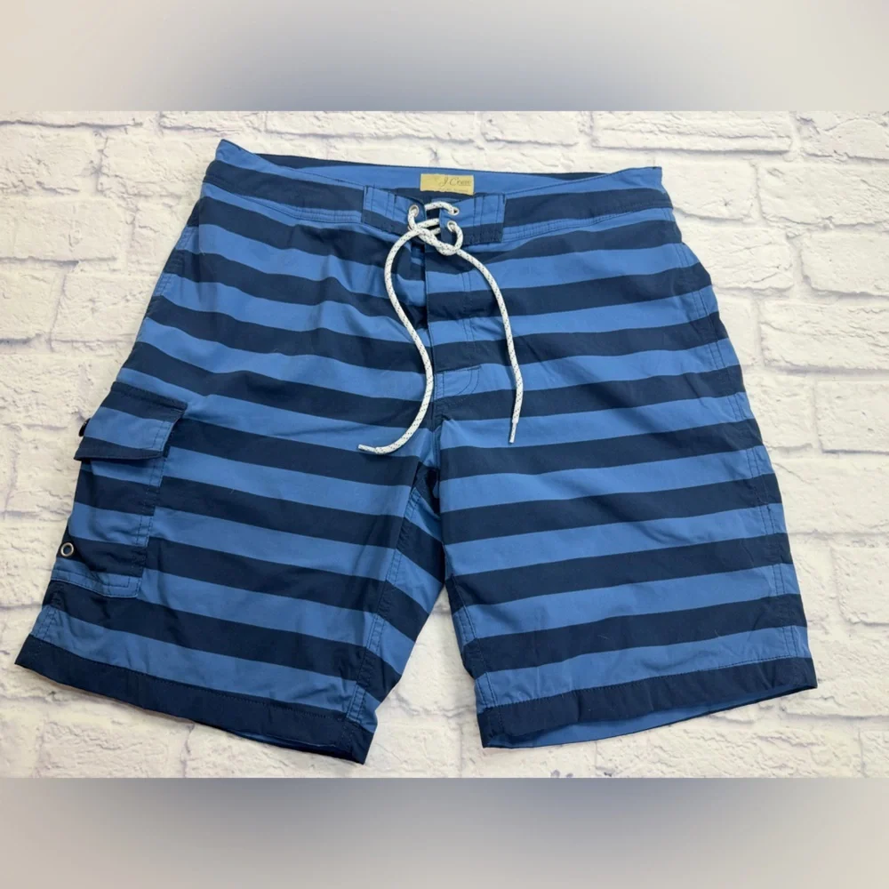 J. Crew Men’s Horizontal Stripe Swim Board Shorts in Navy & Sky Blue. Size 32/M